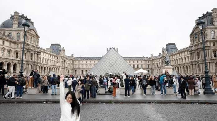 Two-suspects-arrested-in-Louvre-jewel-heist.jpg