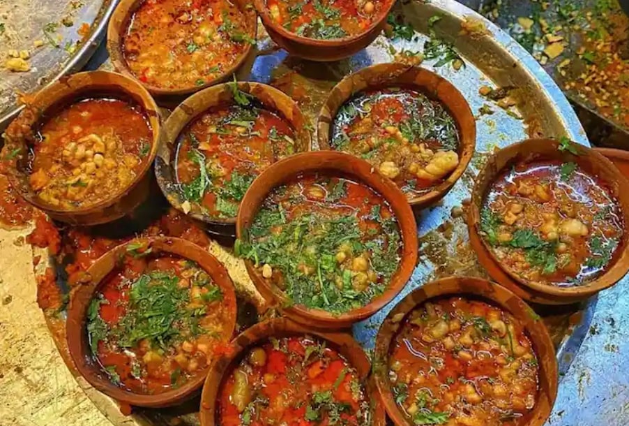 Eat Local Cuisine: Street food here is not just a meal—it’s a cultural immersion. When you visit Varanasi, you must try Kachori, chaat, and lassi. Eat Local Cuisine: Street food here is not just a meal—it’s a cultural immersion. When you visit Varanasi, you must try Kachori, chaat, and lassi.