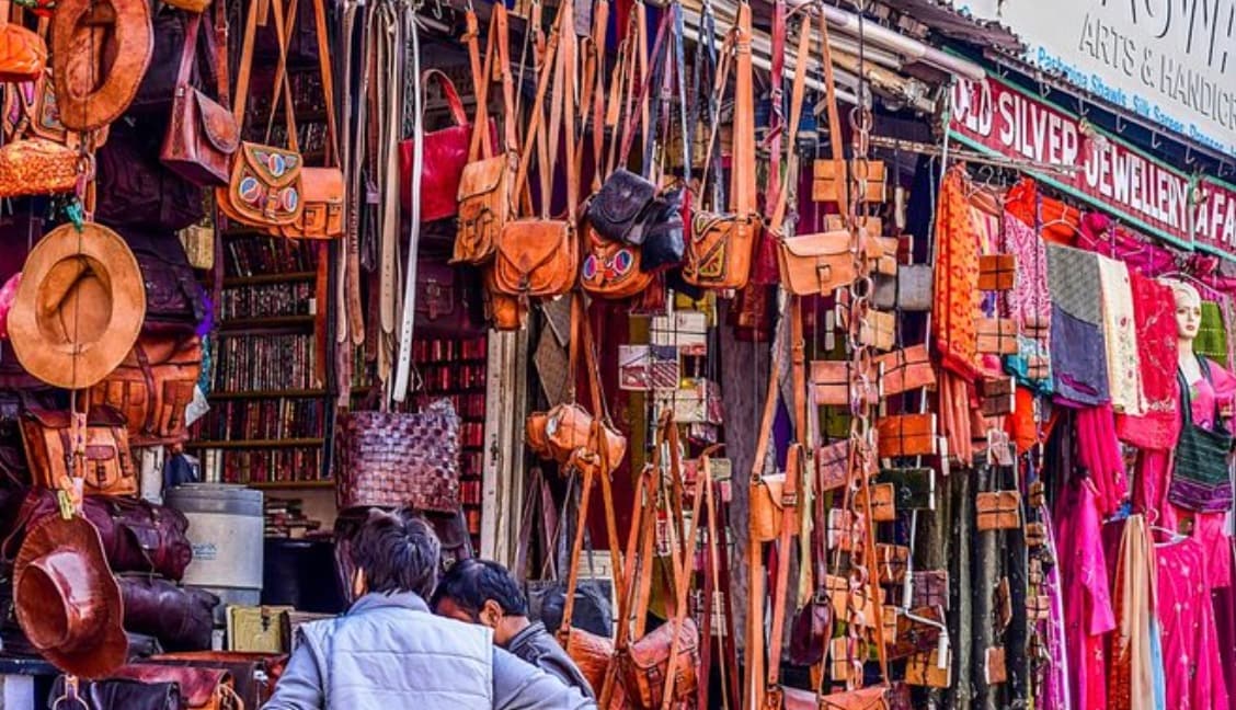 Shop At Local Markets: Visit Vishwanath Gali or Thatheri Bazaar for Banarasi sarees, handicrafts, and souvenirs. Shop At Local Markets: Visit Vishwanath Gali or Thatheri Bazaar for Banarasi sarees, handicrafts, and souvenirs.